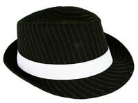Čierny klobúk s prúžkom