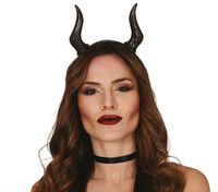 Čelenka so zakrivenými diablovými rohmi