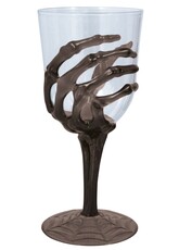 Pohár na víno s rukou kostlivca