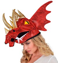 Červená čiapka s dračou hlavou