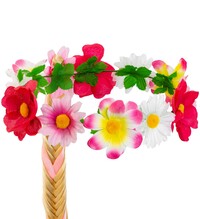 Kvetinová čelenka s vrkočom