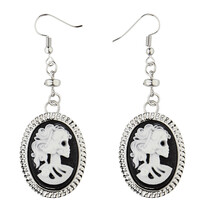 Pár "SKULL CAMEO EARRINGS"