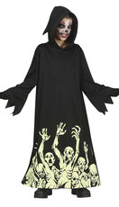 Chlapcov kostým smrťáka s duchmi svietiacimi v tme