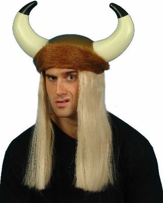 Prilba Viking + dlhé blond vlasy