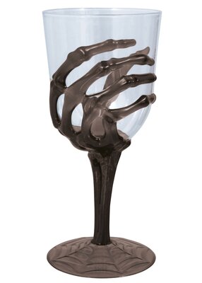 Pohár na víno s rukou kostlivca