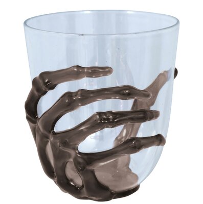 Pohárik s rukou kostlivca