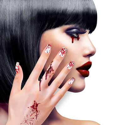 Sada 12 samoleštiacich klincov, krv