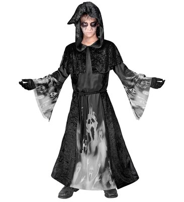 Chlapcov kostým ducha na Halloween